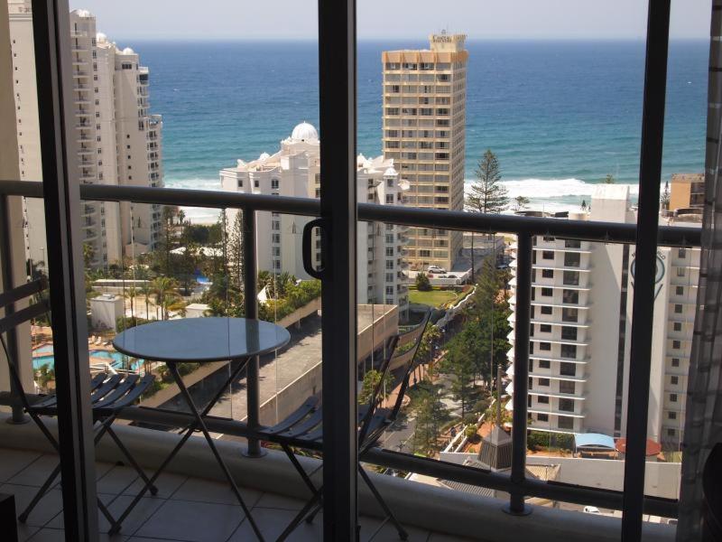 Apartmán Deluxe Chevron Renaissance Gold Coast Exteriér fotografie